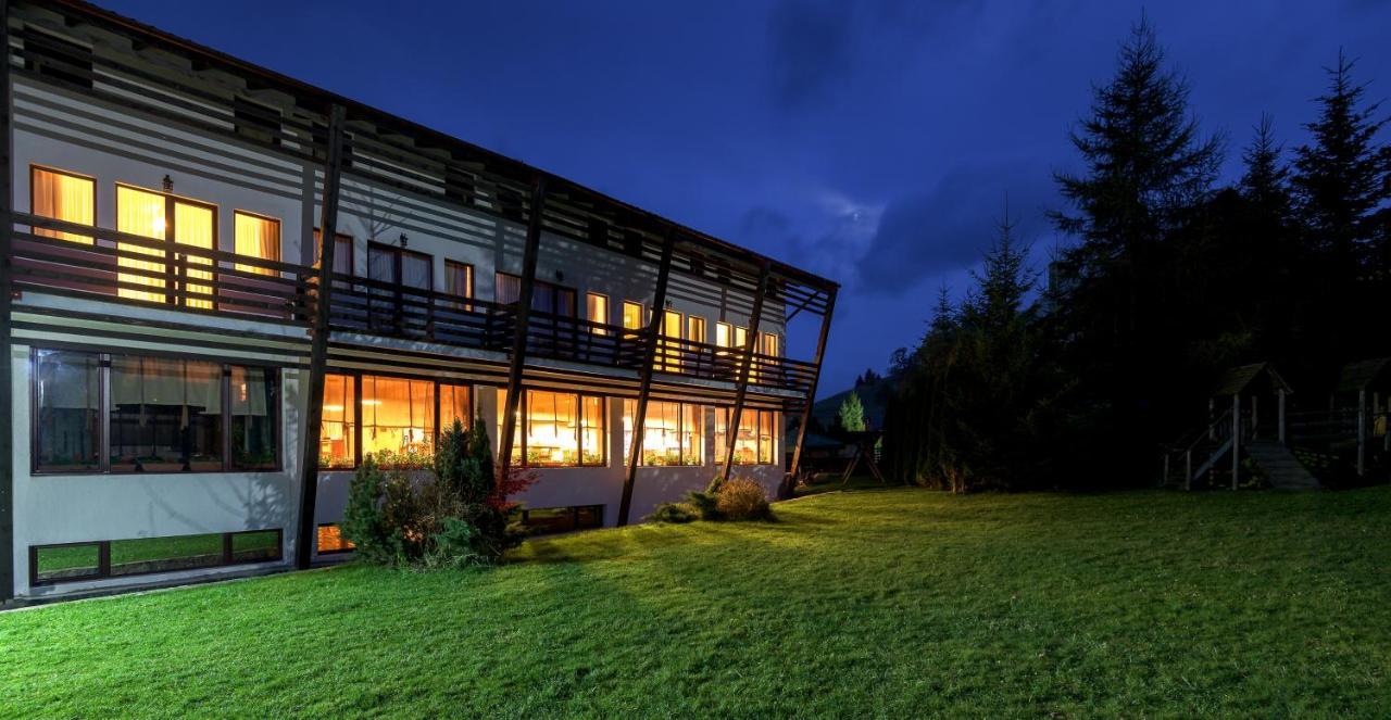 Casa Muntelui Hotel Fundata Exterior photo