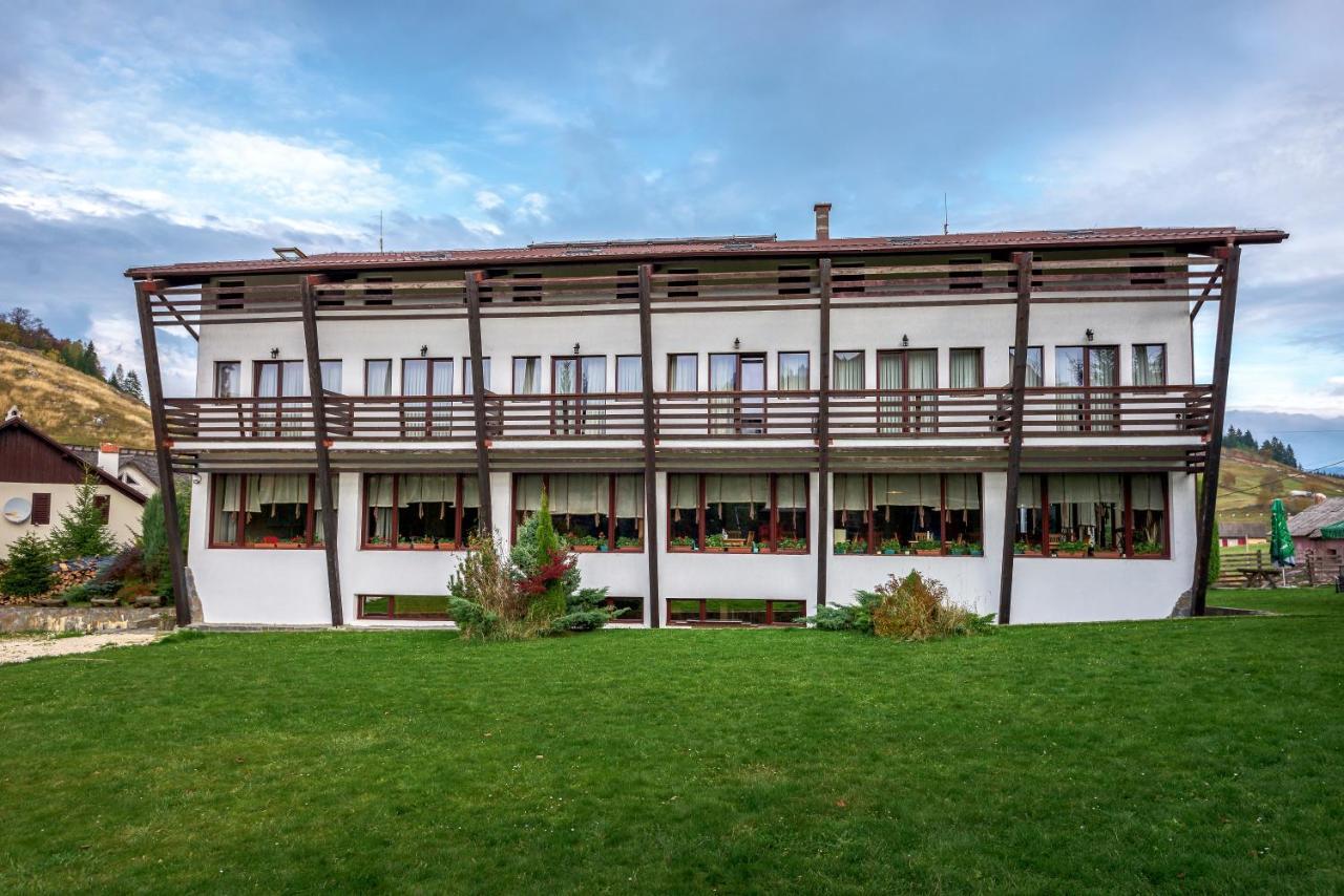 Casa Muntelui Hotel Fundata Exterior photo